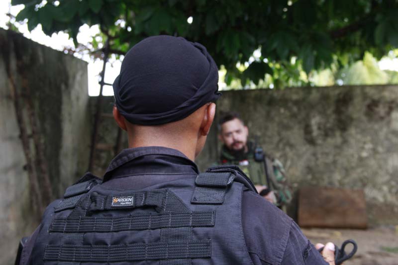 
        
            Policiais treinam em simulação de ataque pirata
        
    