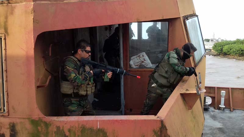 
        
            Policiais treinam em simulação de ataque pirata
        
    