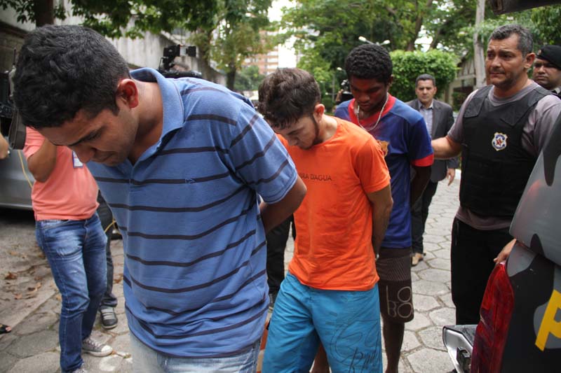 
        
            Três assaltantes são presos em Tailândia
        
    
