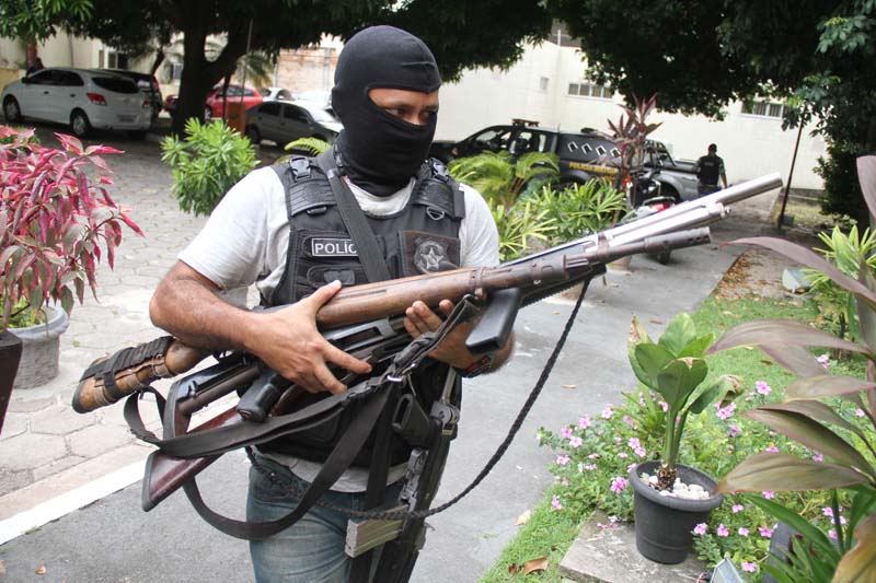 
        
            Três assaltantes são presos em Tailândia
        
    