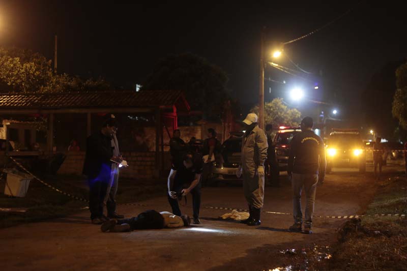 
        
            Ex-PM morador de rua é morto a tiros em Marituba
        
    