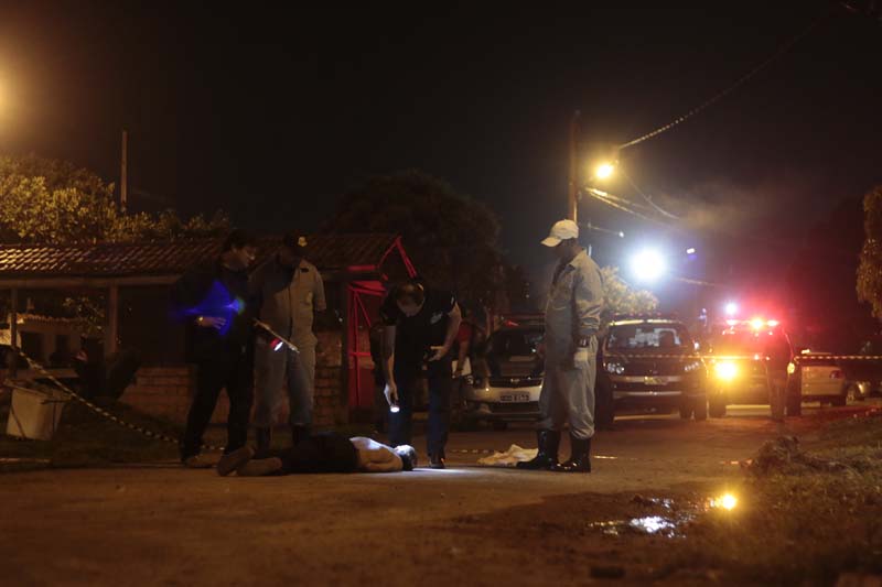 
        
            Ex-PM morador de rua é morto a tiros em Marituba
        
    