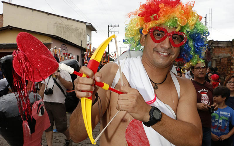 
        
            Um guia para escolher onde curtir a folia
        
    