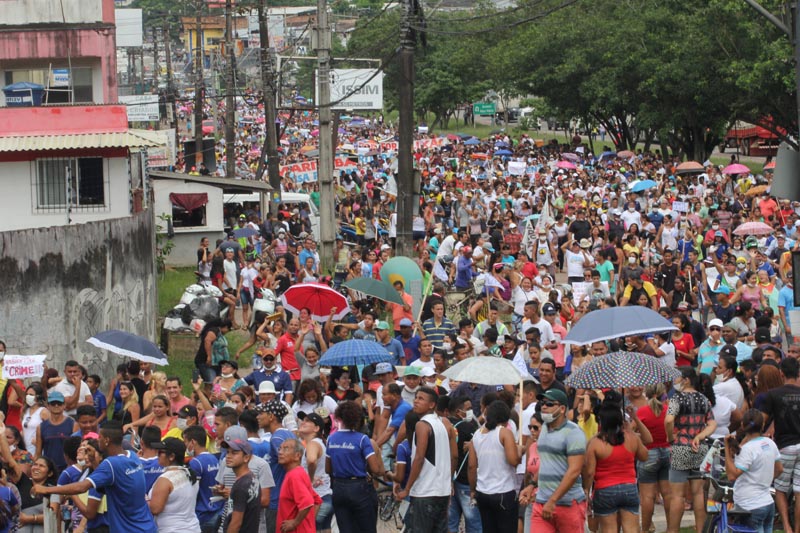 
        
            Marituba faz passeata contra permanência do aterro no local
        
    