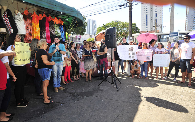 
        
            Grupos de proteção aos animais protestam após morte de gatos
        
    