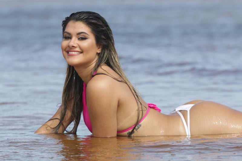 
        
            Veja a musa do verão Aline Carla
        
    