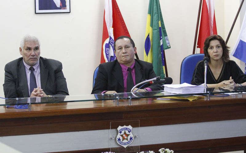 
        
            Bebê foi jogado no lixo do Hospital de Clínicas Gaspar Vianna, em Belém
        
    