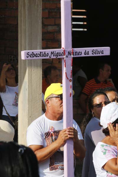 
        
            Vigia: fiéis saúdam Nossa Senhora de Nazaré
        
    