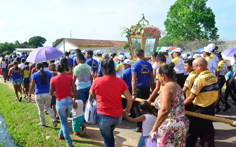 
        
            Círio de Marituba reúne fiéis em procissão
        
    