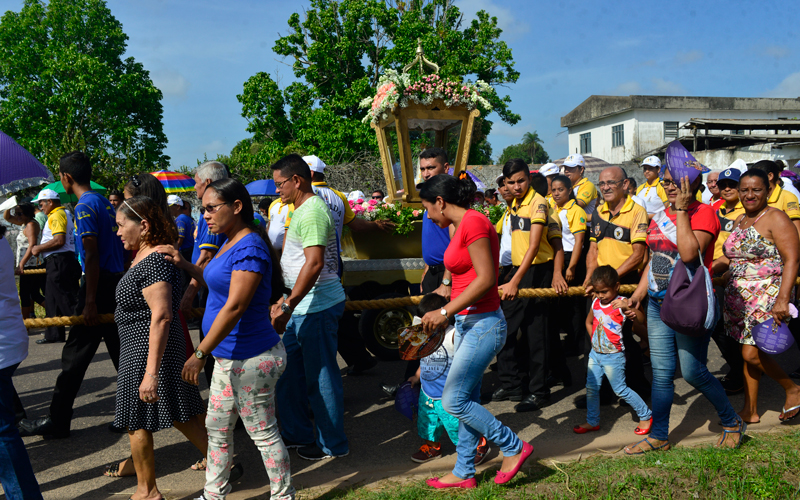
        
            Círio de Marituba reúne fiéis em procissão
        
    