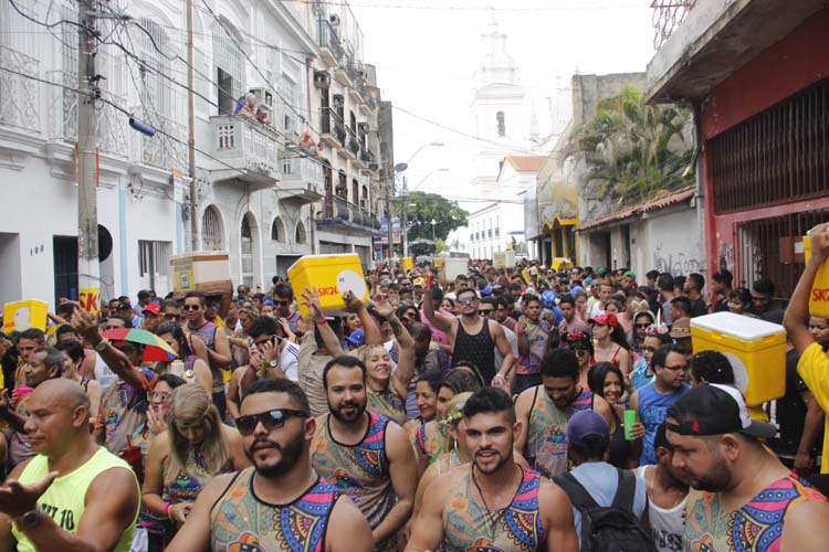 
        
        
            Blocos do pré-carnaval animam a Cidade Velha
        
    