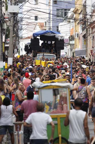 
        
        
            Blocos do pré-carnaval animam a Cidade Velha
        
    