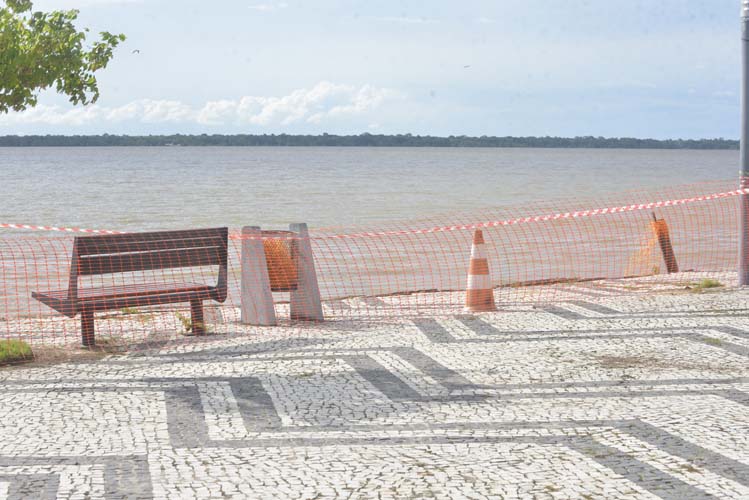 
        
            Veja imagens do abandono no Portal da Amazônia 
        
    