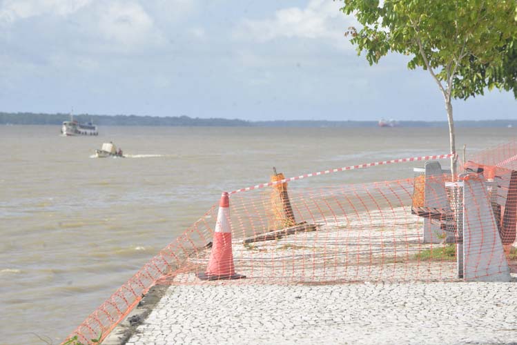 
        
            Veja imagens do abandono no Portal da Amazônia 
        
    