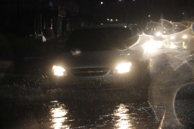 
        
            Chuva, alagamentos e falta de energia em Belém
        
    