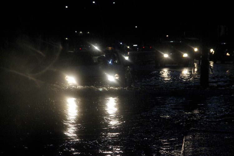 
        
            Chuva, alagamentos e falta de energia em Belém
        
    