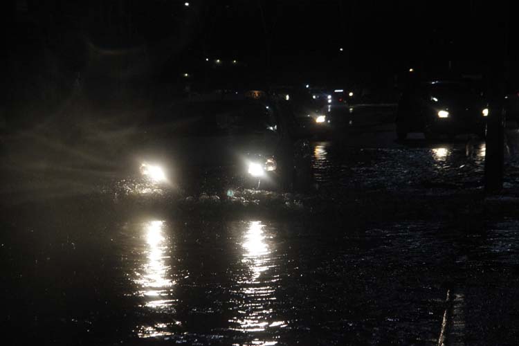 
        
            Chuva, alagamentos e falta de energia em Belém
        
    