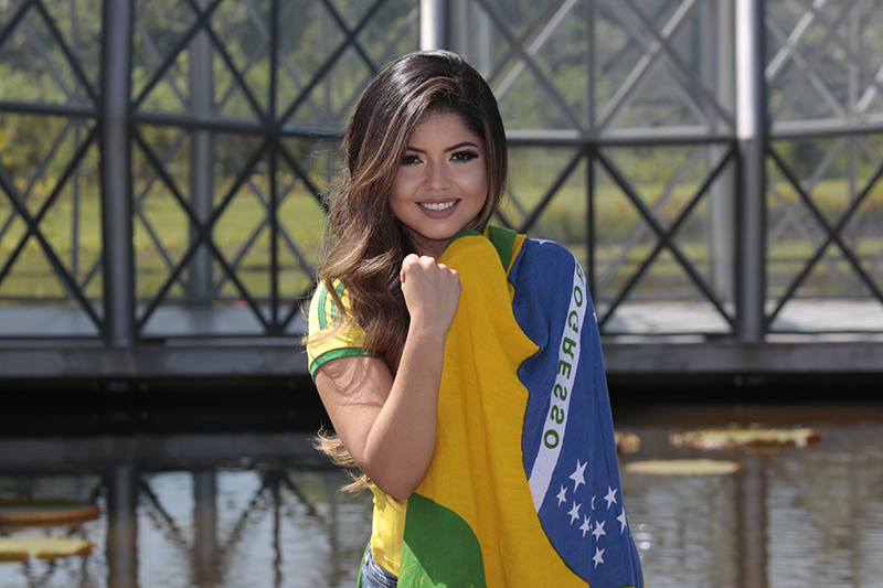 
        
            Paraense faz ensaio inspirado na Copa do Mundo
        
    