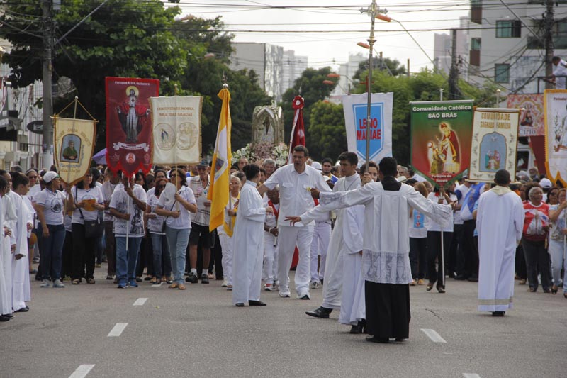 
        
        
            Devotos participaram da Procissão da Festa em Belém
        
    