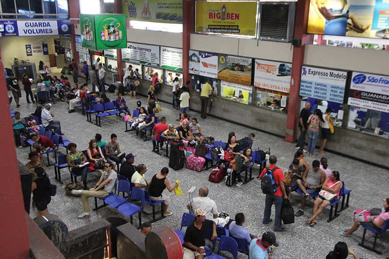 
        
            Veranistas partem rumo aos balneários
        
    
