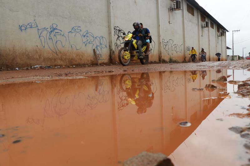 
        
            Rua está quase intrafegável em Ananindeua
        
    