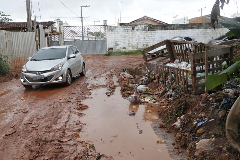 
        
            Rua está quase intrafegável em Ananindeua
        
    