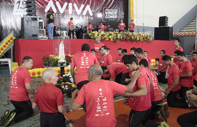 
        
            Católicos fazem evangelização no Carnaval
        
    