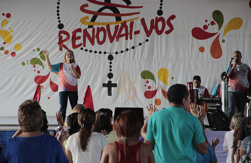 
        
            Católicos fazem evangelização no Carnaval
        
    