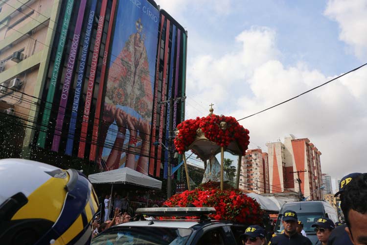 
        
            Veja mais fotos do primeiro traslado do Círio 2016
        
    