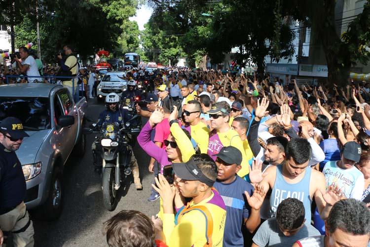 
        
            Veja mais fotos do primeiro traslado do Círio 2016
        
    