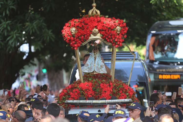 
        
            Veja mais fotos do primeiro traslado do Círio 2016
        
    