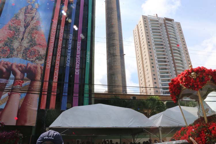 
        
            Veja mais fotos do primeiro traslado do Círio 2016
        
    