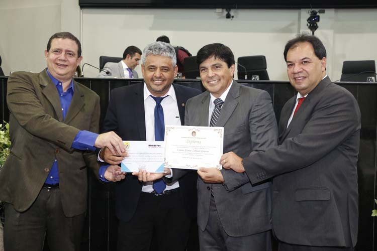 
        
            DIÁRIO DO PARÁ recebe homenagem da Assembleia Legislativa
        
    