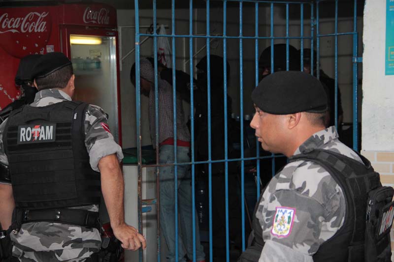 
        
            Pedreira vive dias de medo e tensão
        
    