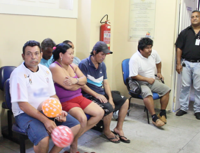 
        
            Polícia prende peruanos com drogas no Comércio
        
    