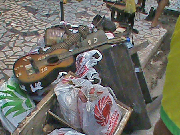 
        
            Justiça despeja morador de casa macabra
        
    
