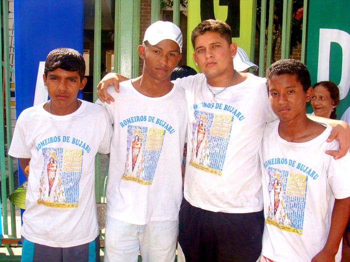 
        
            Devotos homenageiam a Virgem de Nazaré na RBA
        
    