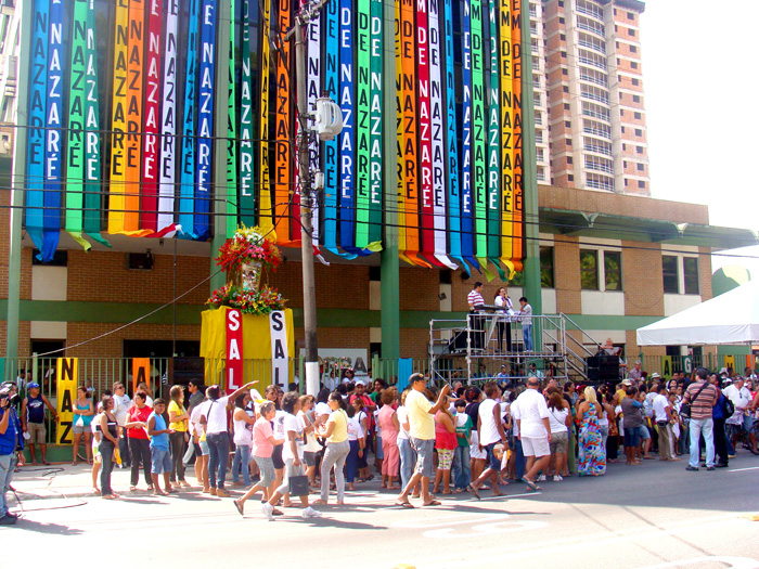 
        
            Devotos homenageiam a Virgem de Nazaré na RBA
        
    