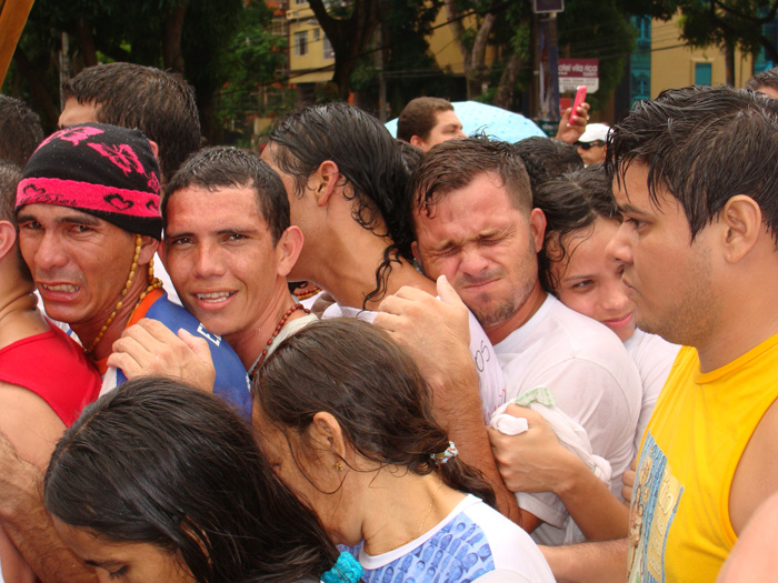 
        
            Momentos de fé eternizados pelas lentes do DOL
        
    