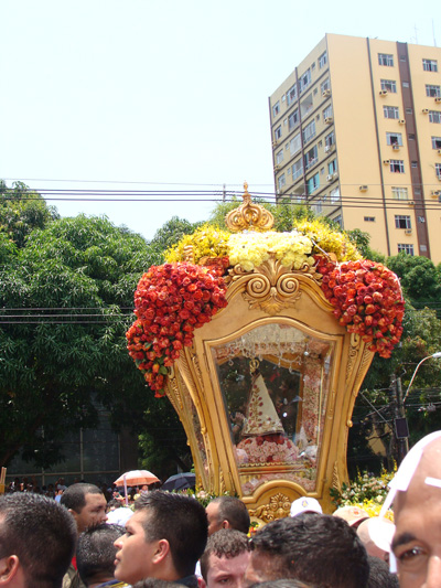 
        
            Momentos de fé eternizados pelas lentes do DOL
        
    