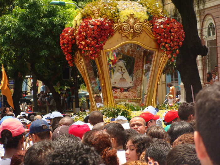 
        
            Momentos de fé eternizados pelas lentes do DOL
        
    