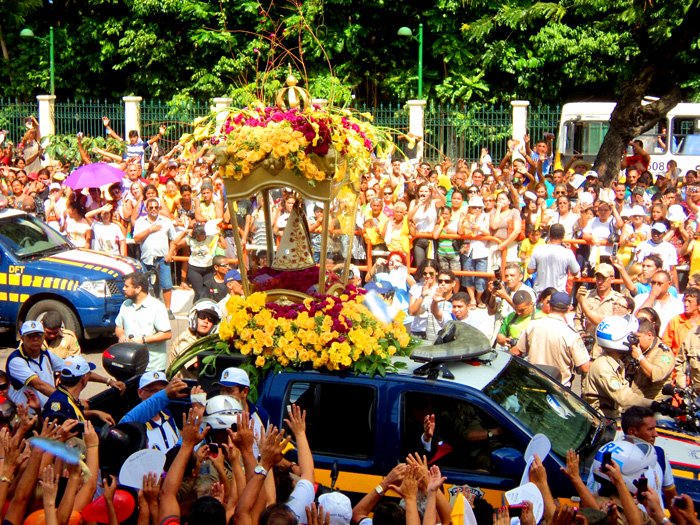
        
            Devotos homenageiam a Virgem de Nazaré na RBA
        
    