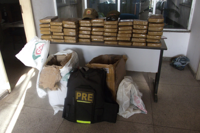 
        
            PRF apreende 55kg de maconha na Alça Viária
        
    