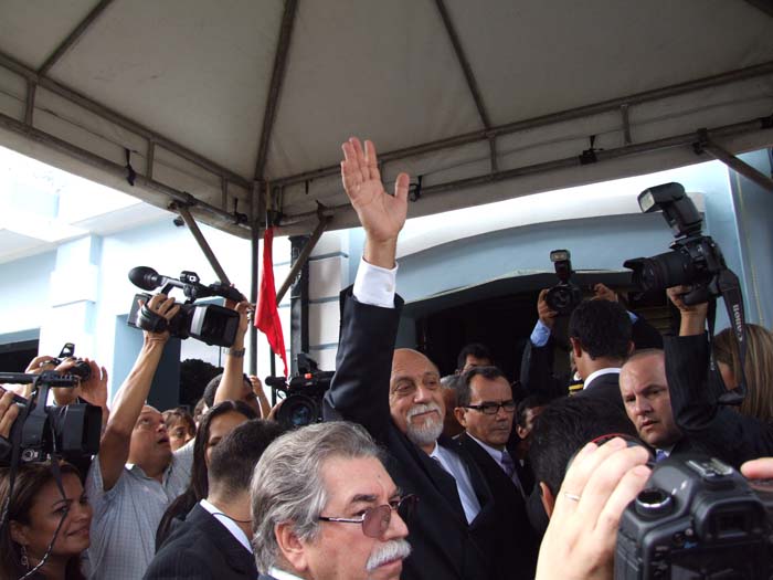 
        
            Jatene toma posse como governador do Pará
        
    