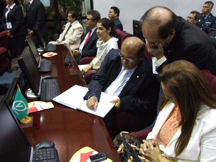 
        
            Jatene toma posse como governador do Pará
        
    