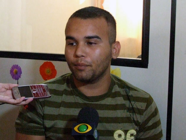 
        
            Presos dançarinos da banda Amazonas 
        
    