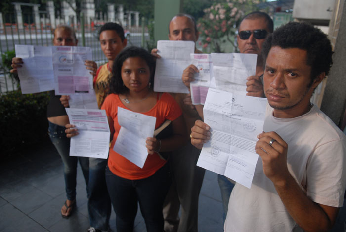 
        
            Mudança de endereço prejudica alunos no Enem
        
    