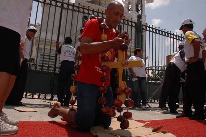 
        
            Círio 2010 - Imagens marcantes da procissão
        
    