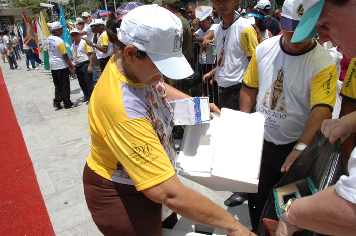 
        
            Círio 2010 - Imagens marcantes da procissão
        
    