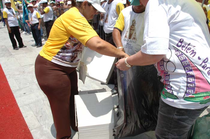 
        
            Círio 2010 - Imagens marcantes da procissão
        
    